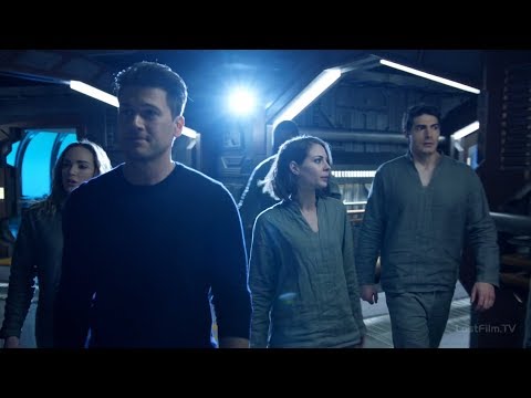 В каких сериях стрелы есть флеш